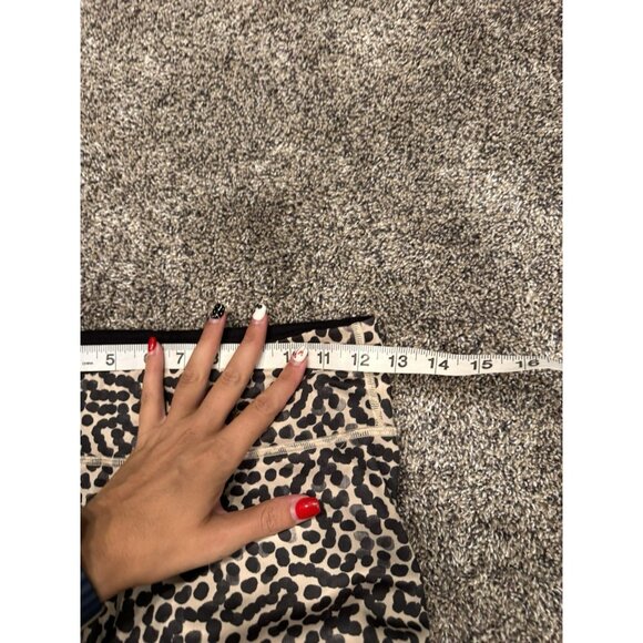 Lululemon Pedal To The Medal 7/8 Tight *Full-On Luxtreme Ace Spot SZ 4 EUC - Picture 4 of 6